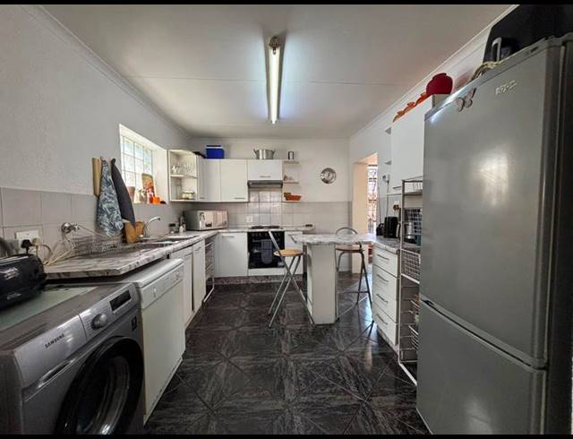 3 BEDROOM HOUSE FOR SALE IN WESTDENE